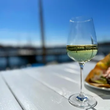 Shrimps and wine at the jetty